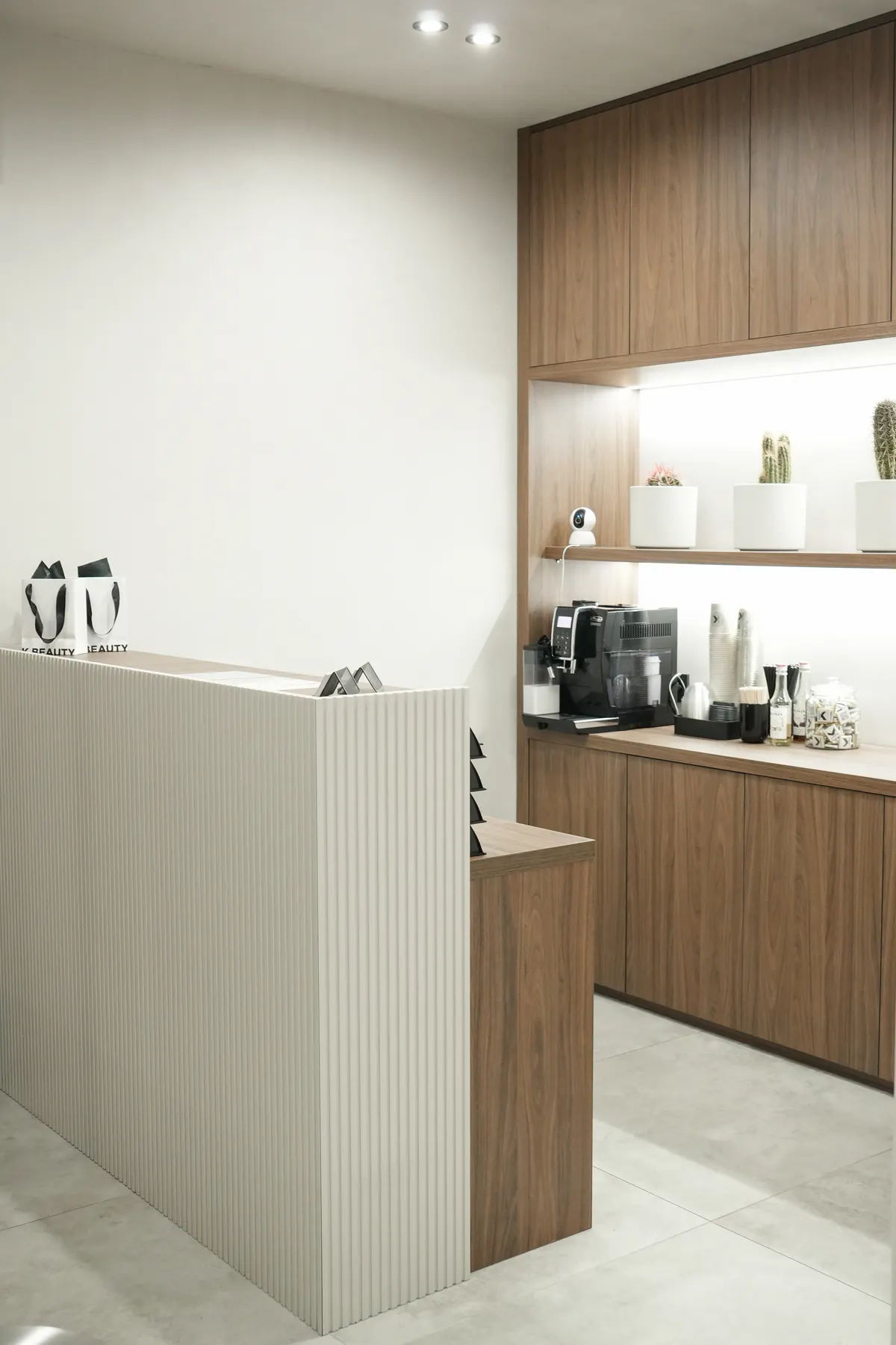 K.Beauty salon interior in Warsaw, photo 3