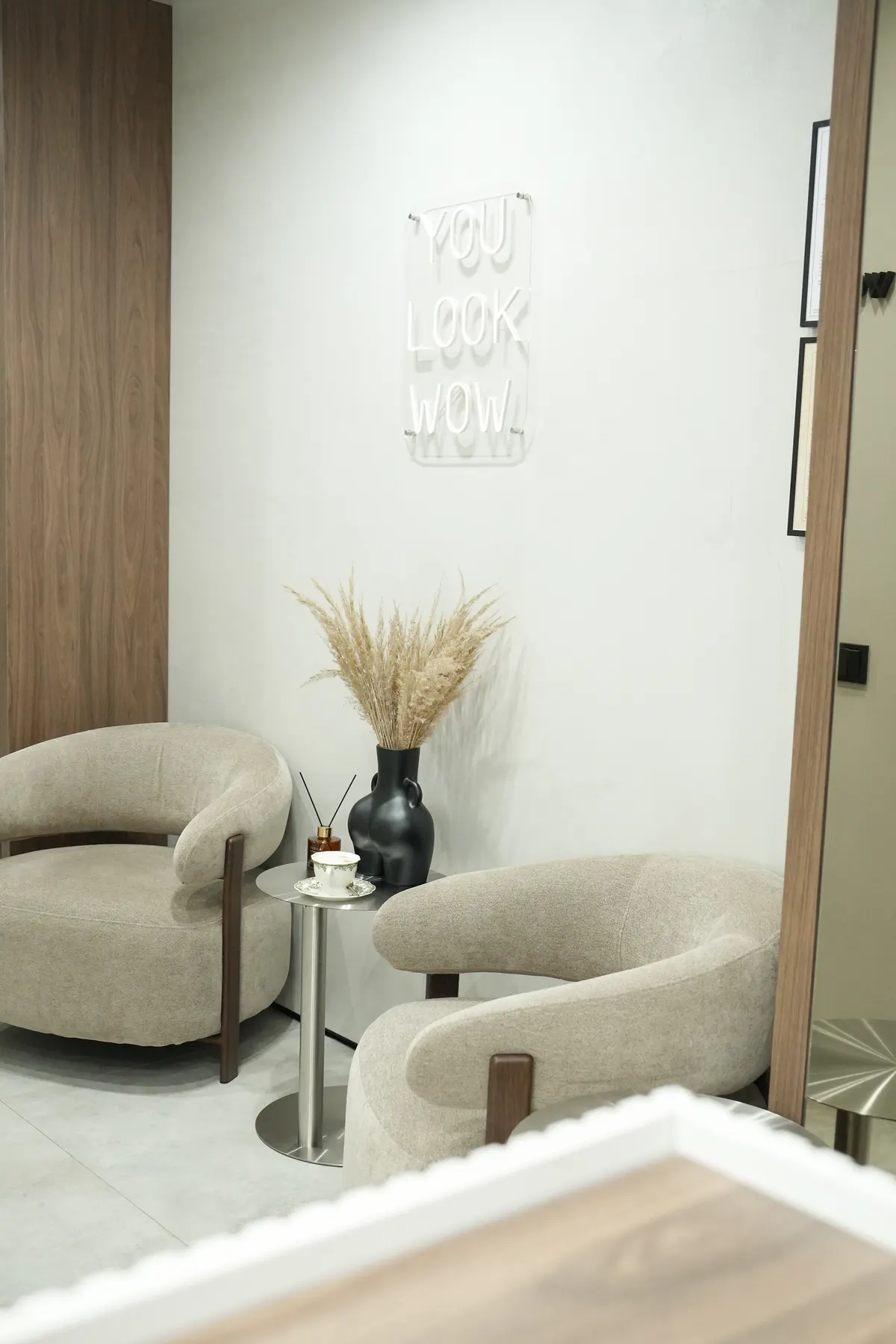 K.Beauty salon interior in Warsaw, photo 4