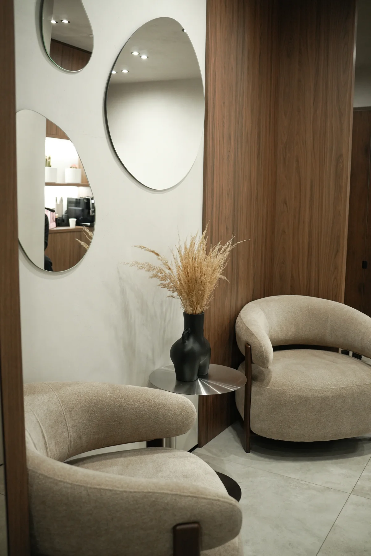 K.Beauty salon interior in Warsaw, photo 2