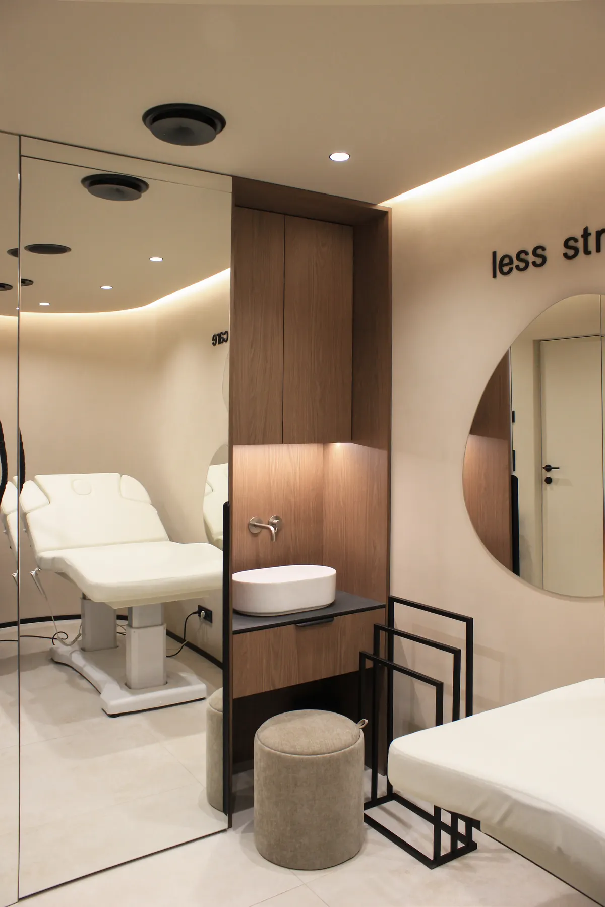 K.Beauty salon interior in Wrocław, photo 9