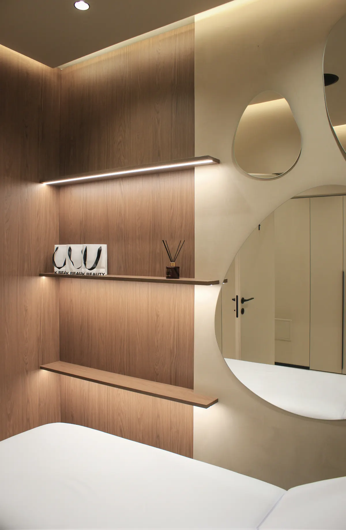 K.Beauty salon interior in Wrocław, photo 11